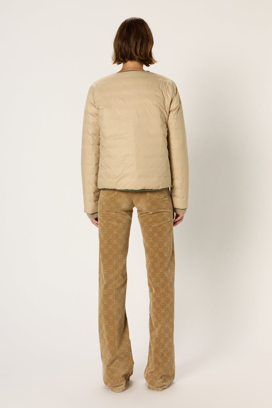 chaqueta corta reversible de plumas - letitia
