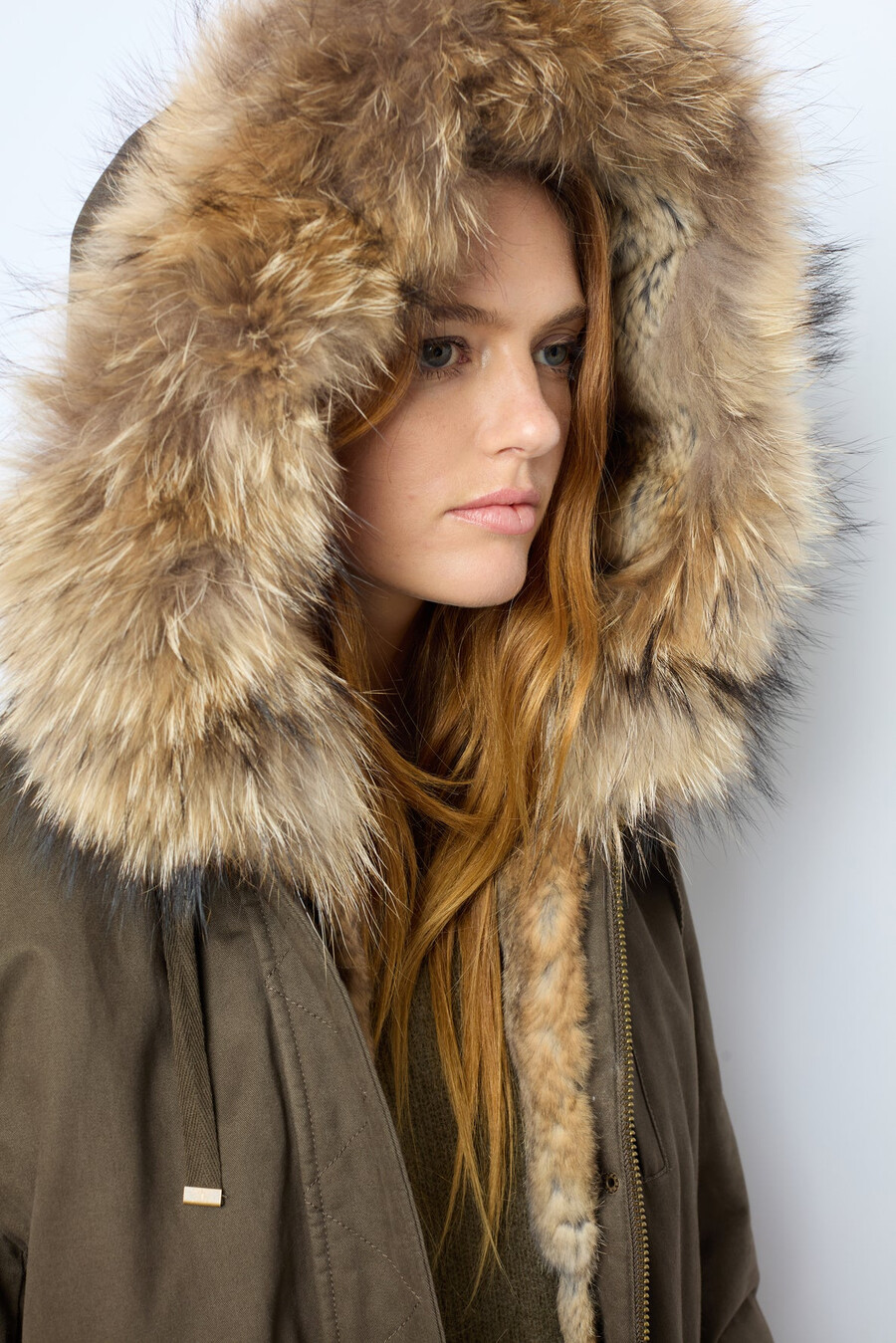 parka acolchada de largo medio con capucha - loucine