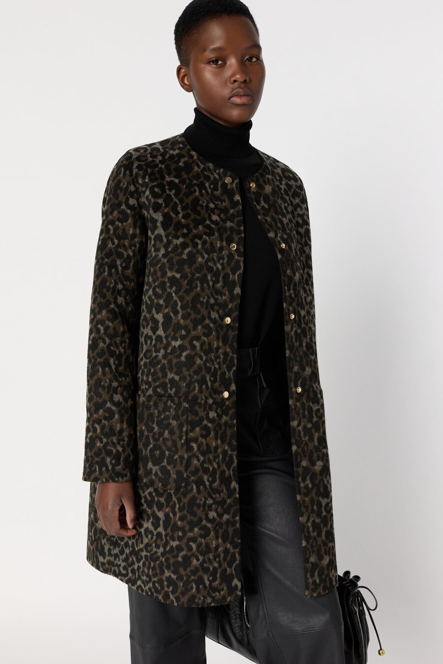 abrigo reversible liso y leopardo - matilda
