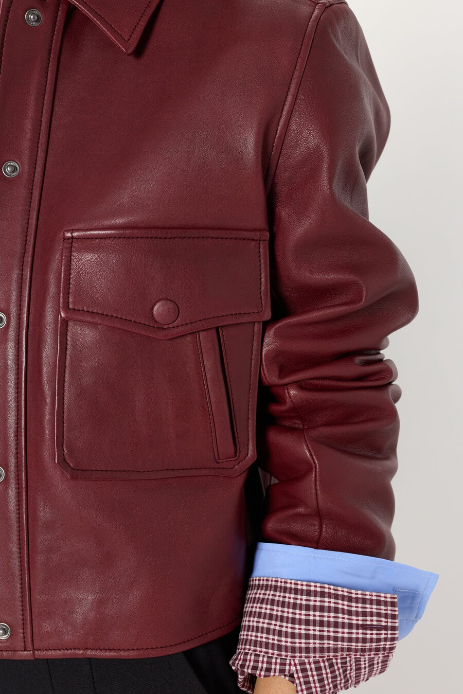 chaqueta de cuero burdeos cropped - noeve
