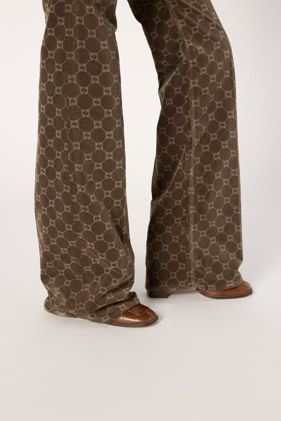 pantalones de pana acampanados con monograma - anna